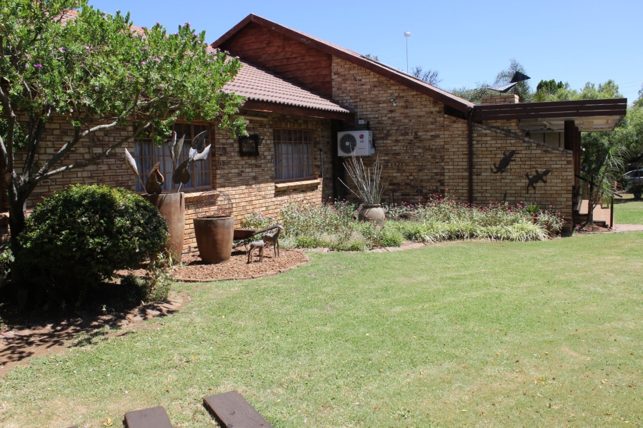 4 Bedroom Property for Sale in Deneysville Free State